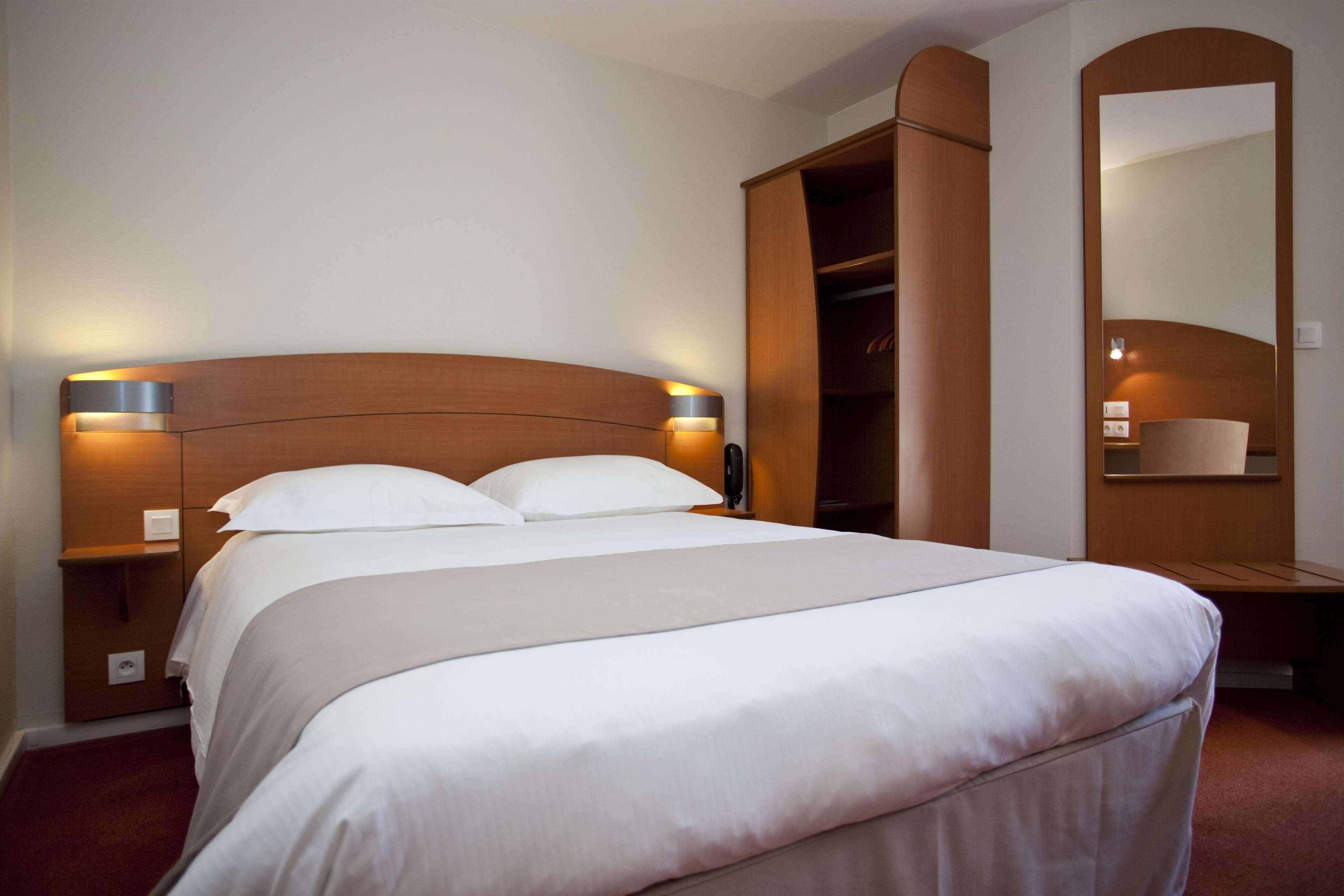 Kyriad Rennes Nord Hotel Zewnętrze zdjęcie