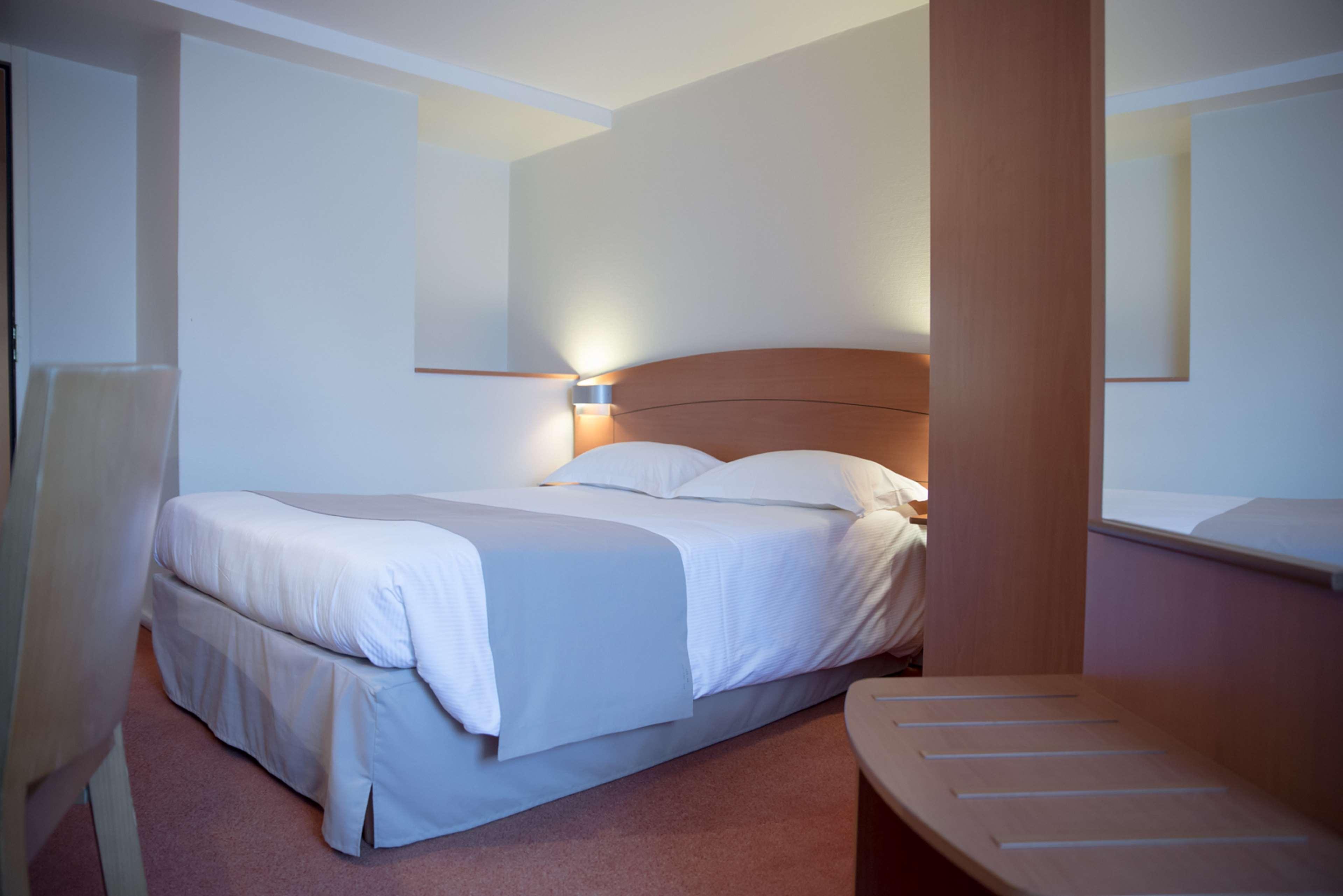 Kyriad Rennes Nord Hotel Zewnętrze zdjęcie