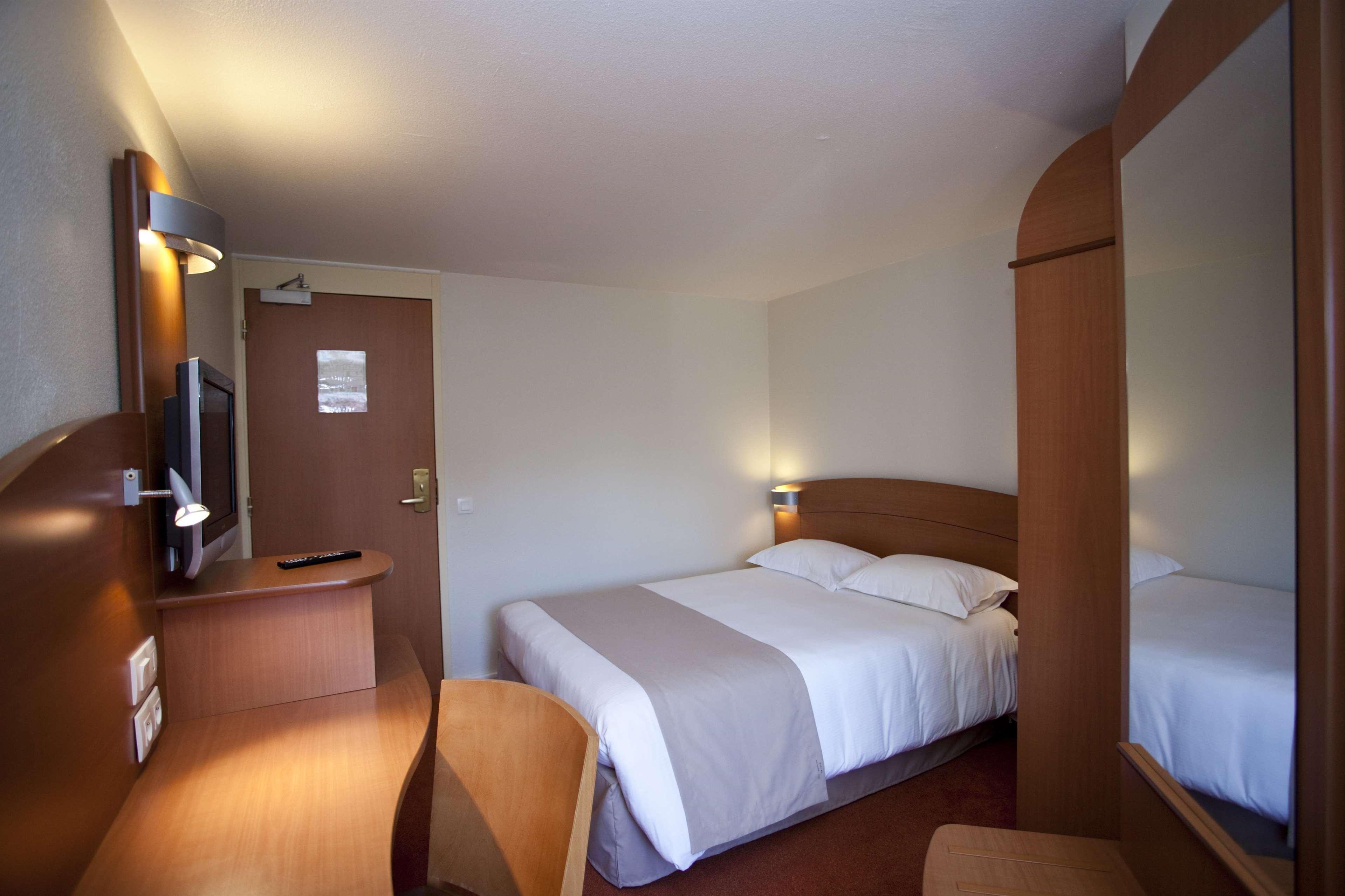 Kyriad Rennes Nord Hotel Zewnętrze zdjęcie