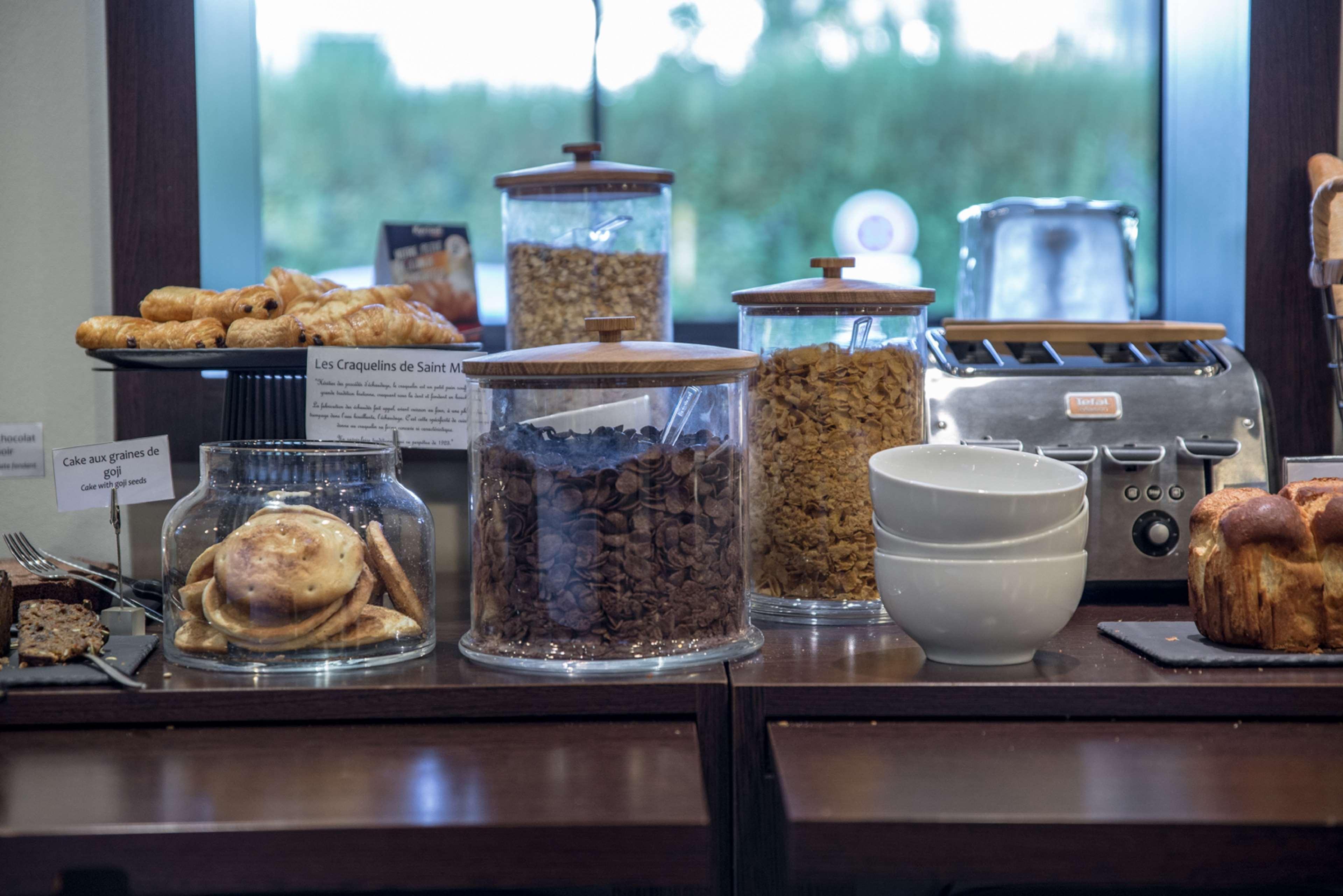 Kyriad Rennes Nord Hotel Zewnętrze zdjęcie